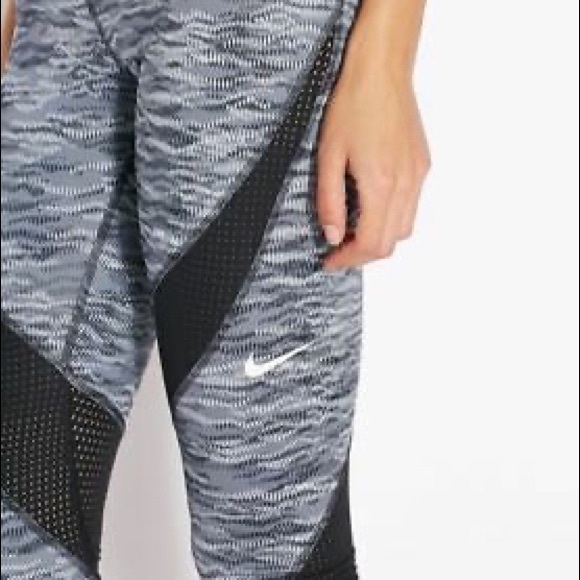 NWT Nike Pro Dri-FIT Hypercool Reflect Capris - Picture 2 of 9